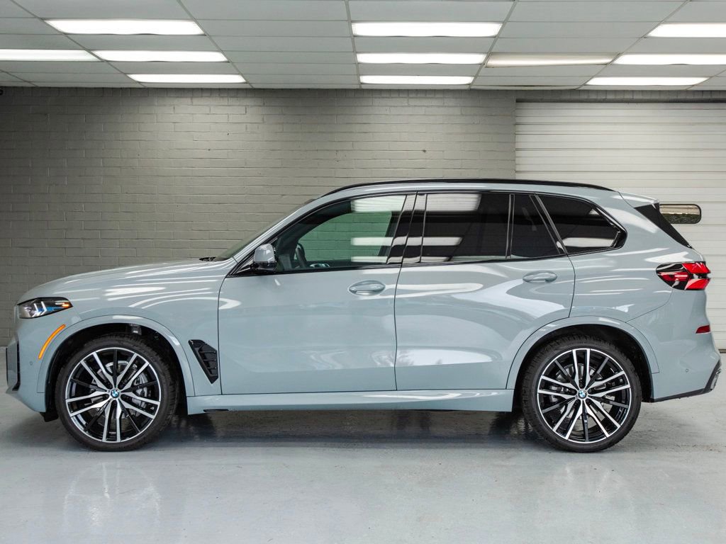 Used 2026 BMW X5 xDrive40i w/ M Sport Package image 4