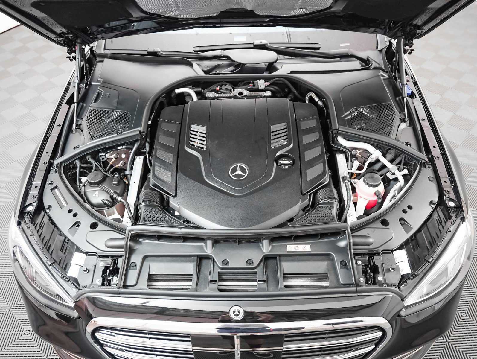 Certified 2024 Mercedes-Benz S 580 4MATIC Sedan image 4