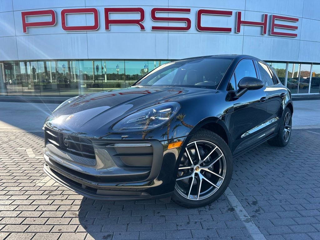 Certified 2025 Porsche Macan T image 1