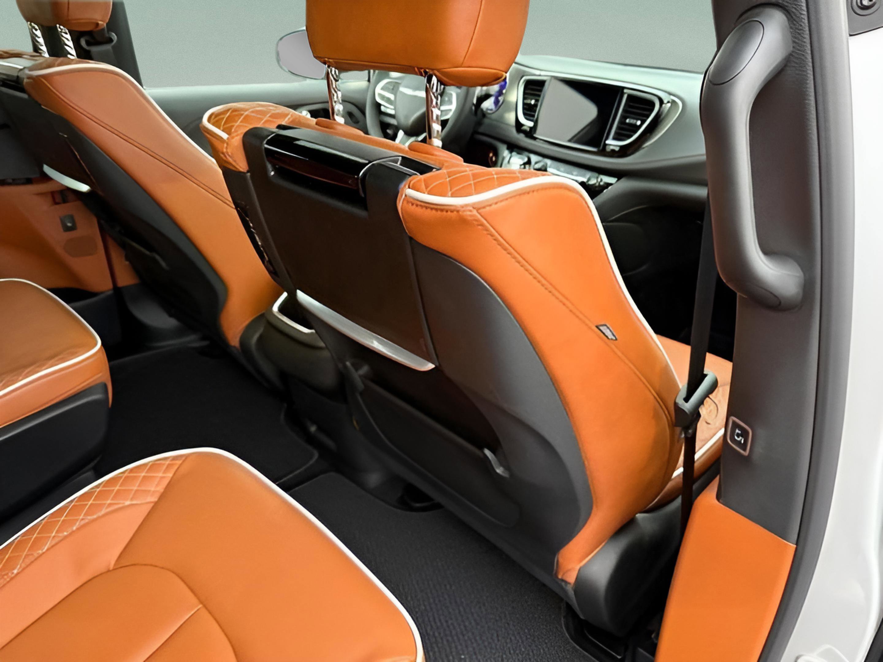 New 2026 Chrysler Pacifica Pinnacle w/ Trailer Tow Group image 13