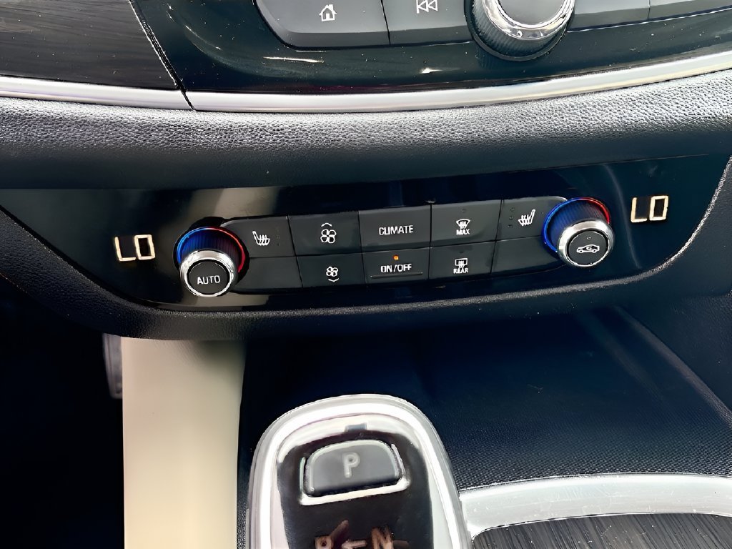 Used 2021 Buick Enclave Essence FWD image 15