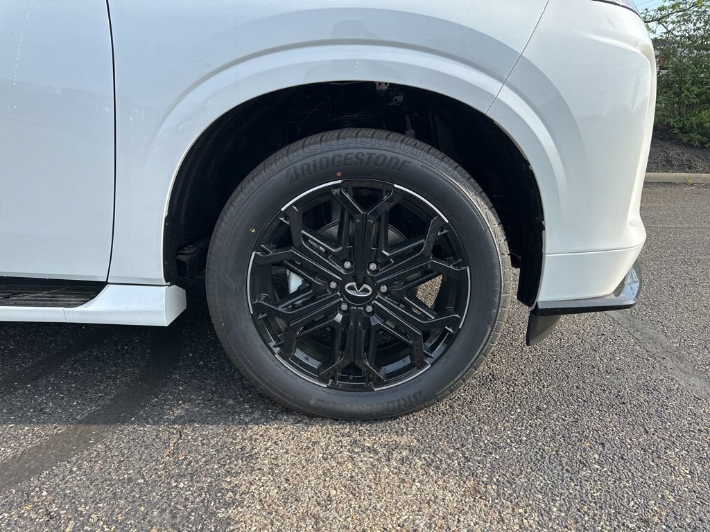 Certified 2026 INFINITI QX80 4WD w/ Sport Exterior Package image 9