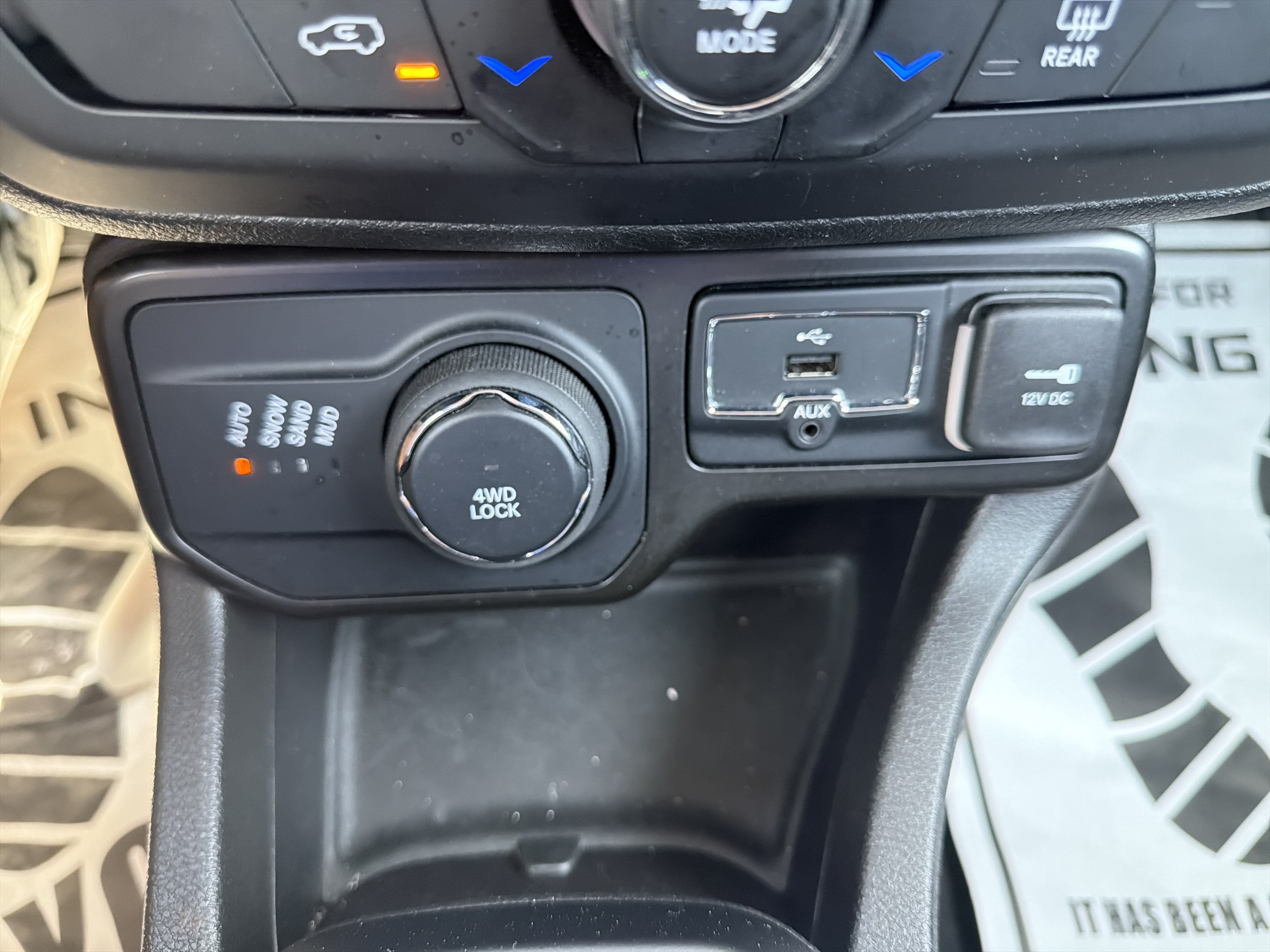 Used 2023 Jeep Renegade Altitude w/ Convenience Group I AWD/4WD image 32