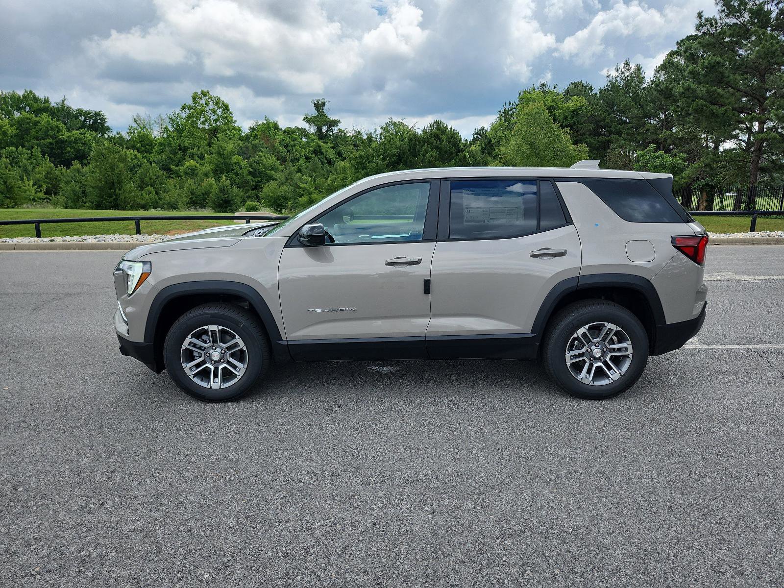 New 2026 GMC Terrain Elevation w/ Technology Package II image 2