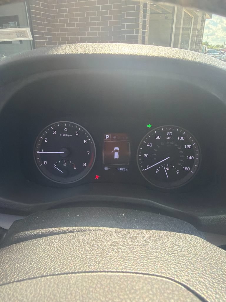 Used 2018 Hyundai Tucson Value AWD/4WD image 4
