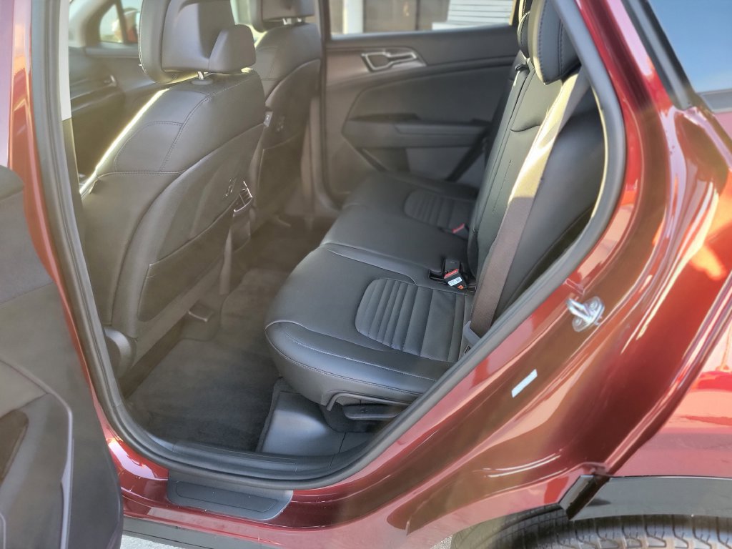Used 2025 Kia Sportage SX FWD image 12
