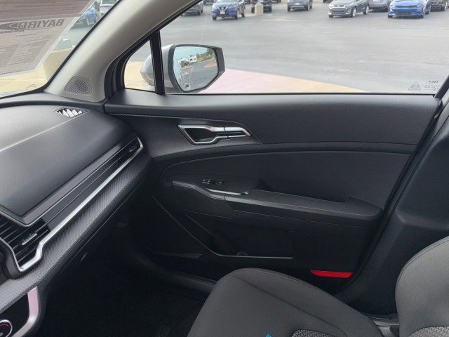 Used 2024 Kia Sportage LX image 20