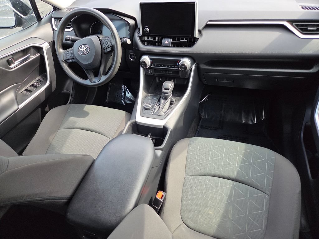 Used 2023 Toyota RAV4 XLE AWD/4WD image 27