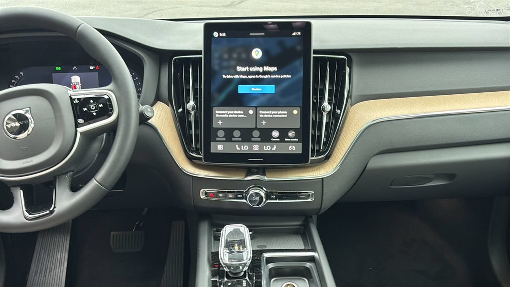 New 2026 Volvo XC60 B5 Plus AWD/4WD image 6