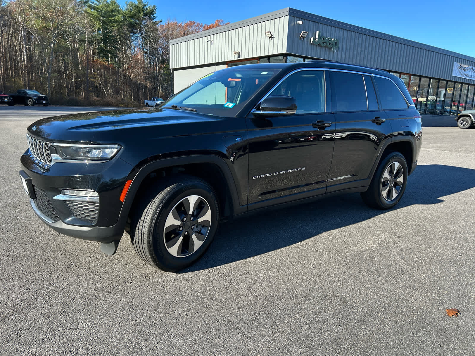 Used 2023 Jeep Grand Cherokee 4WD 4xe image 14