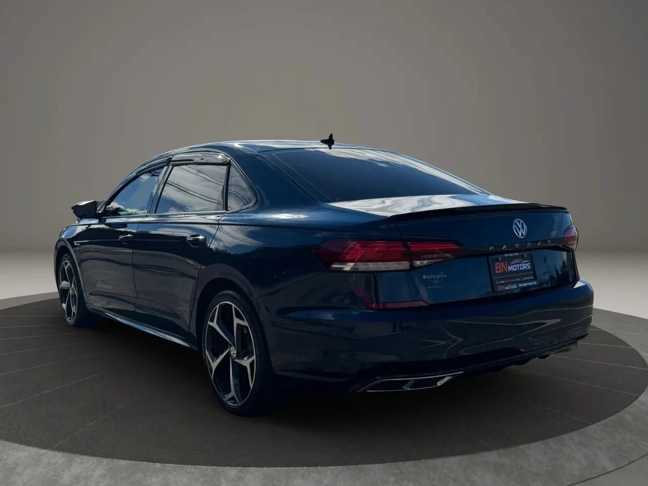 Used 2020 Volkswagen Passat 2.0T R-Line FWD image 9