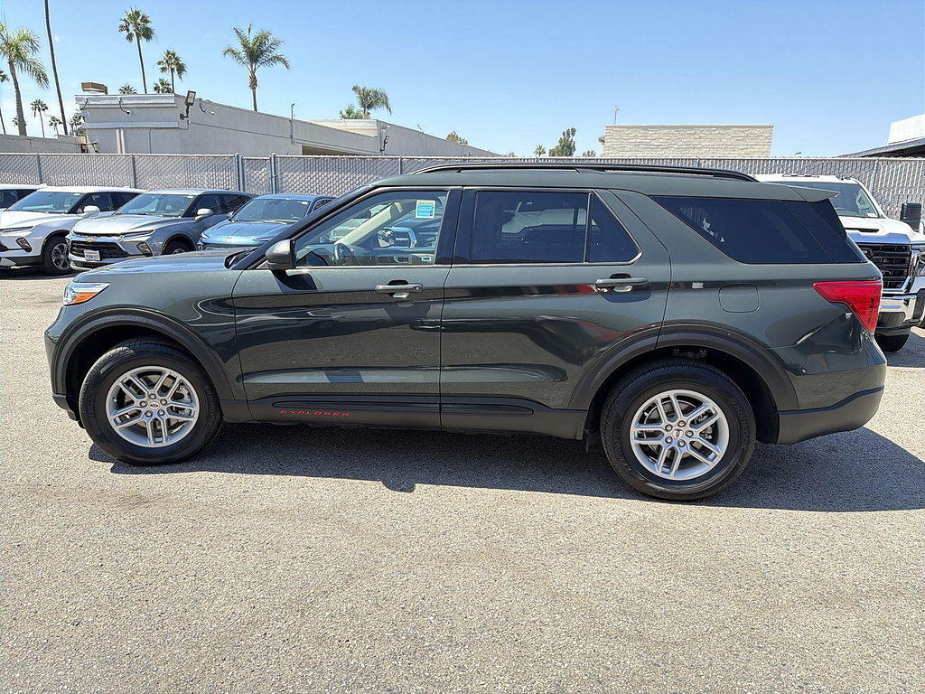 Used 2023 Ford Explorer XLT w/ Equipment Group 202A AWD/4WD image 8