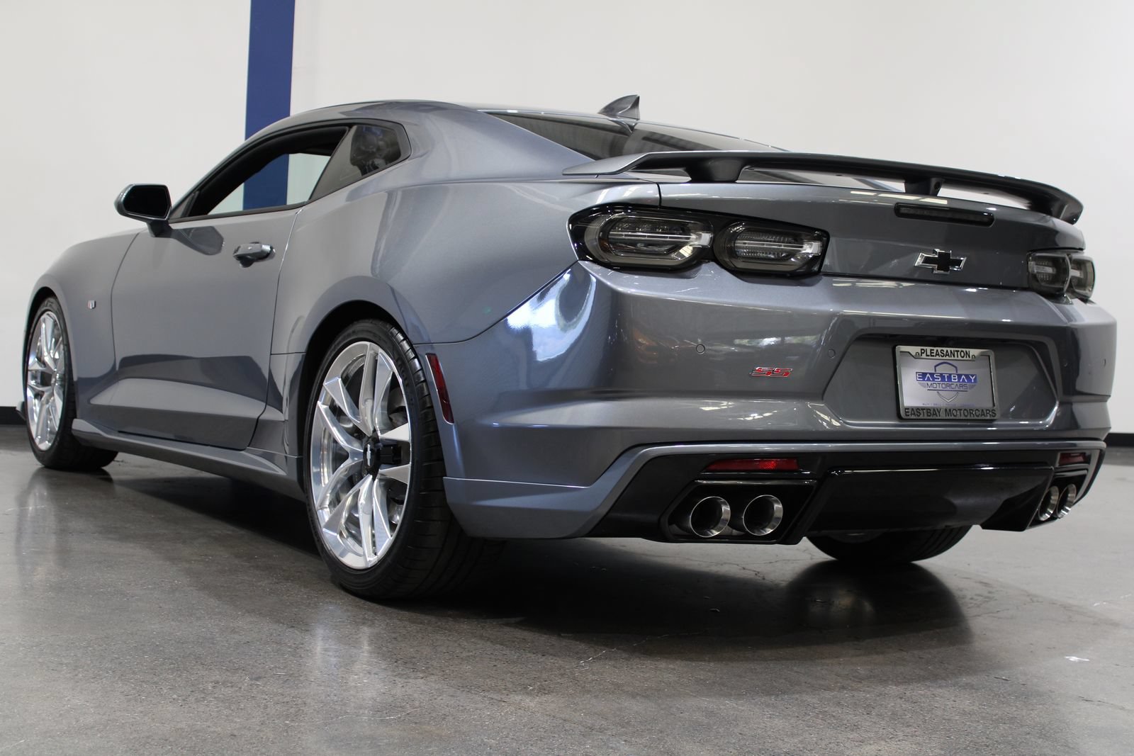Used 2019 Chevrolet Camaro SS w/ LPO, Ground Effects Package RWD image 10
