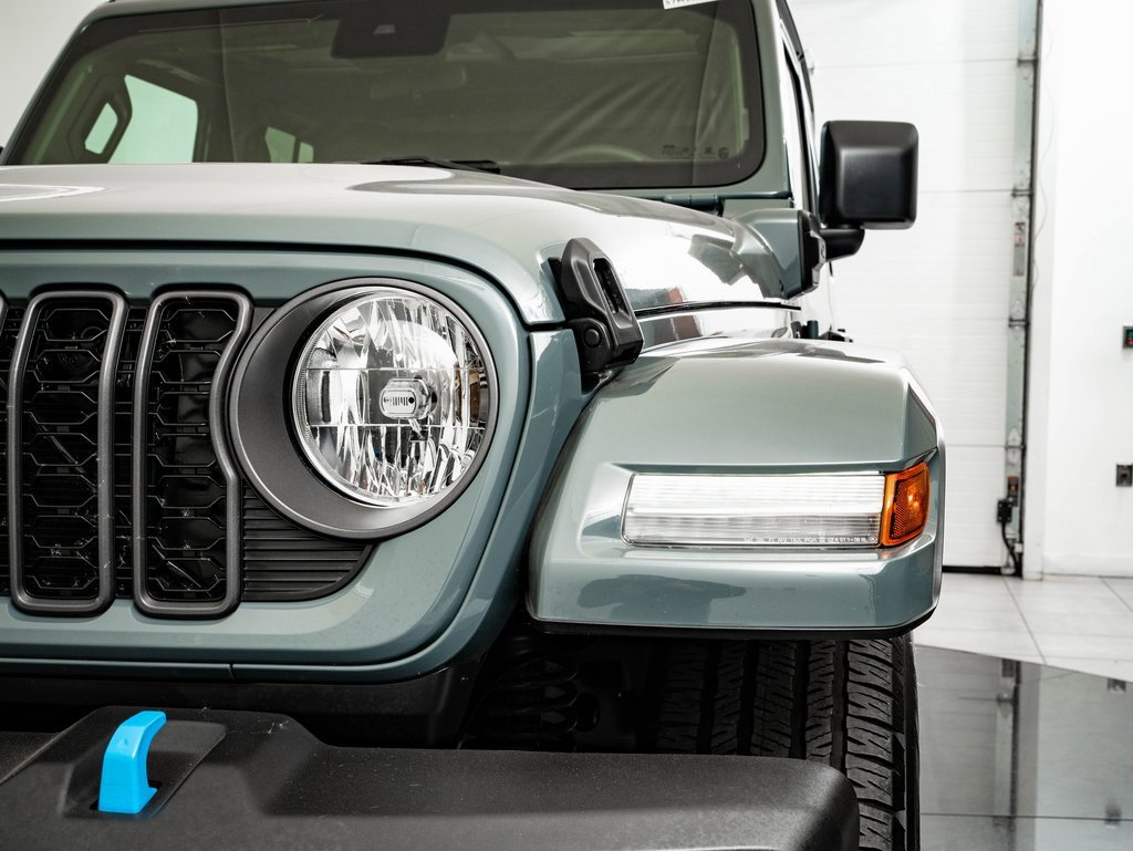 Used 2024 Jeep Wrangler Unlimited w/ Convenience Group image 15