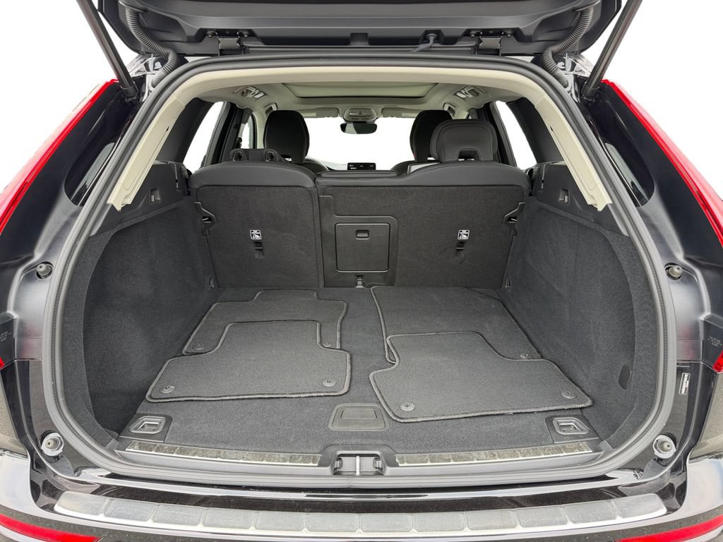 Certified 2026 Volvo XC60 B5 Plus w/ Protection Package Premier AWD/4WD image 11