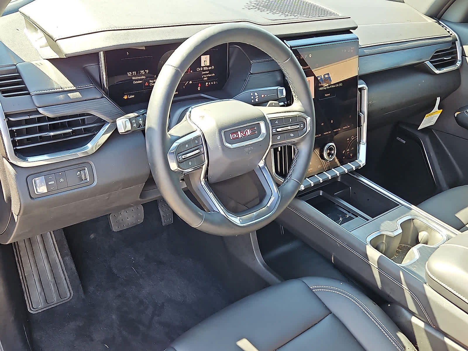 Used 2026 GMC Acadia Elevation w/ Elevation Premium Package FWD image 16