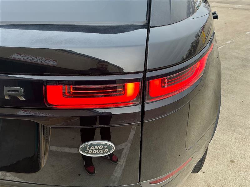 Used 2018 Land Rover Range Rover Velar R-Dynamic SE image 19