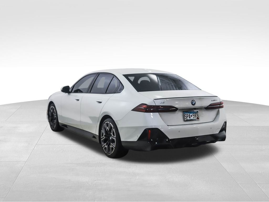 Used 2026 BMW i5 eDrive40 w/ M Sport Package image 3