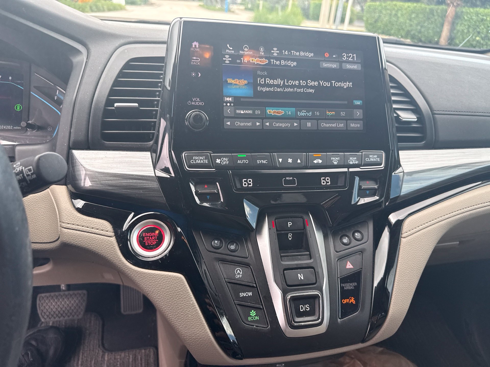 Used 2024 Honda Odyssey Elite image 17