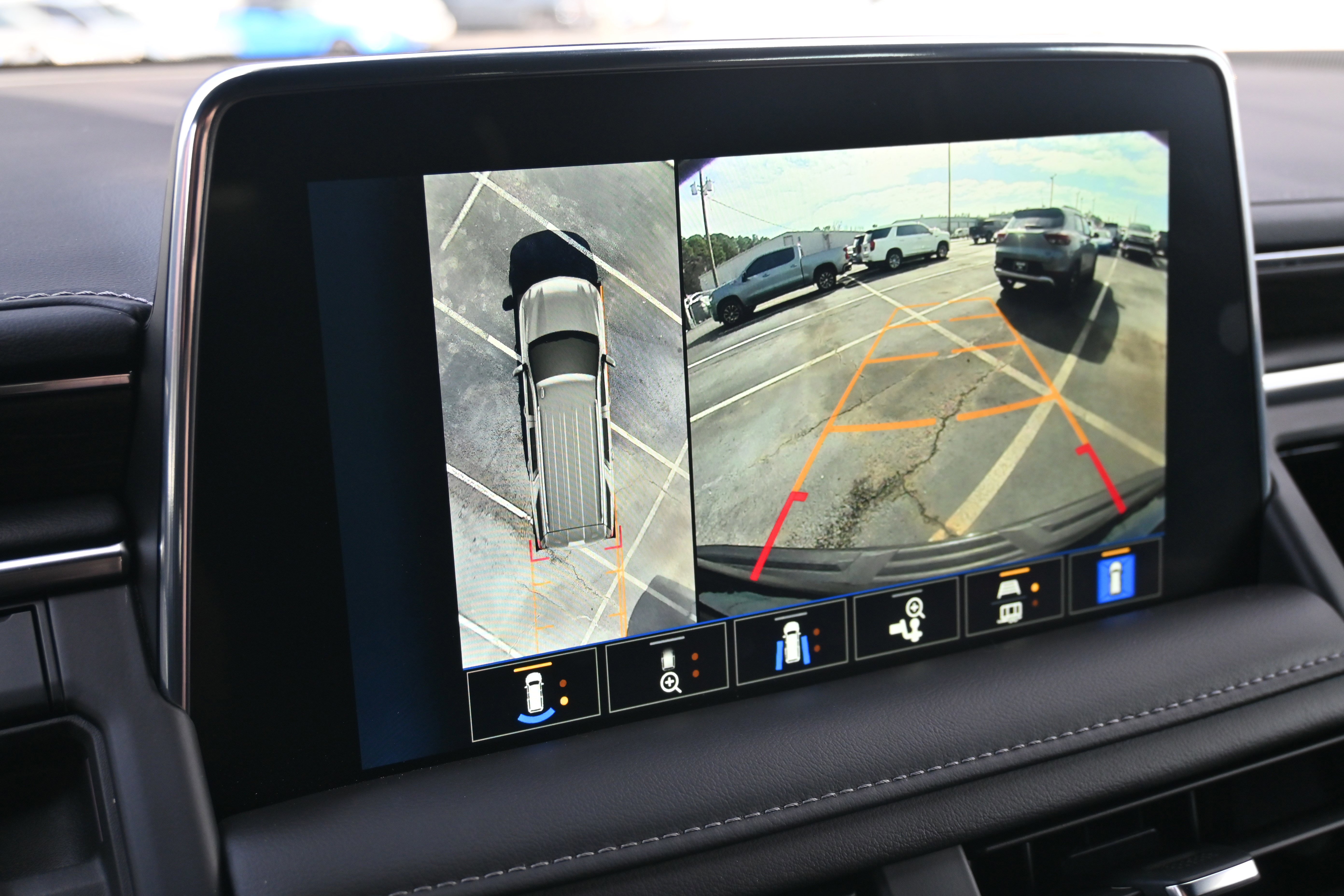 Used 2024 Chevrolet Tahoe Z71 w/ Luxury Package image 15