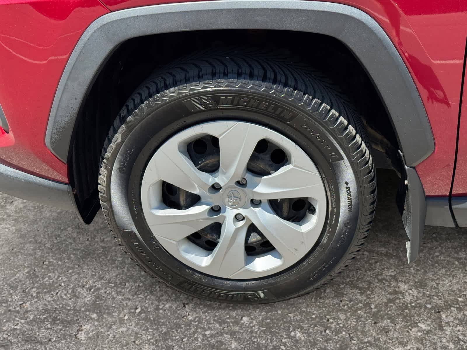 Used 2019 Toyota RAV4 LE w/ All Weather Liner Package AWD/4WD image 13