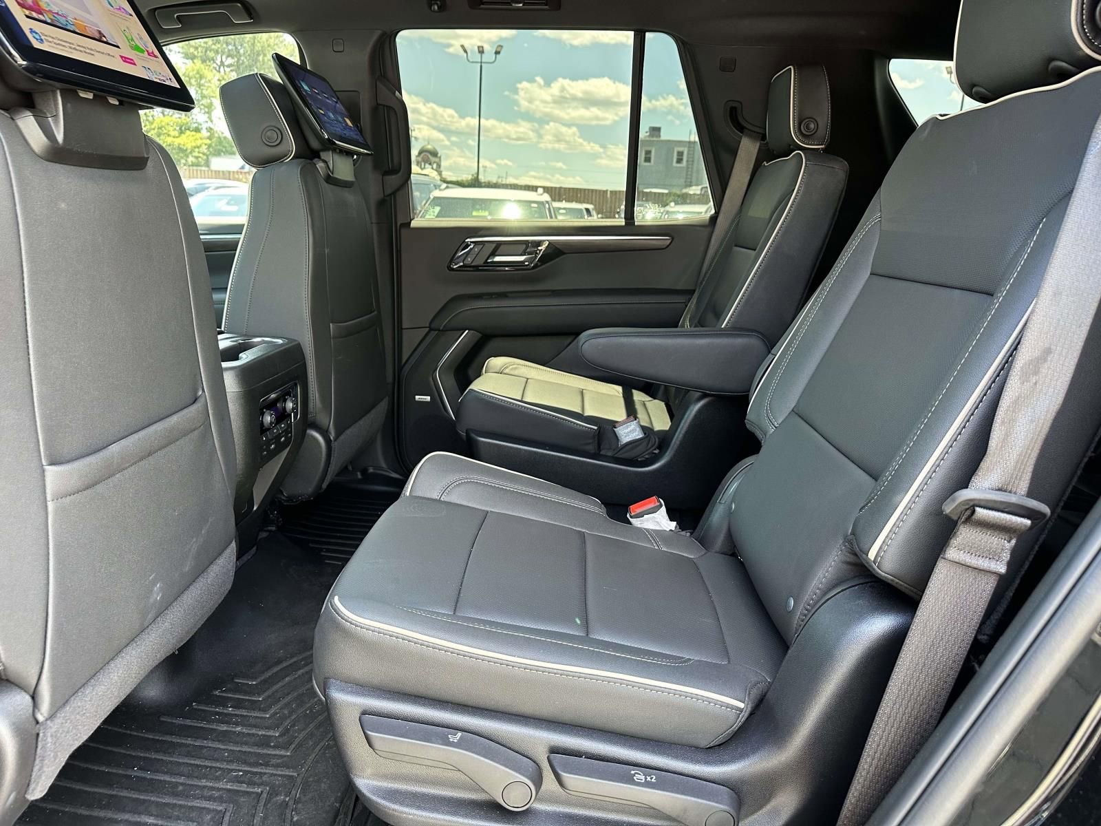 Used 2025 Chevrolet Tahoe Premier AWD/4WD image 23