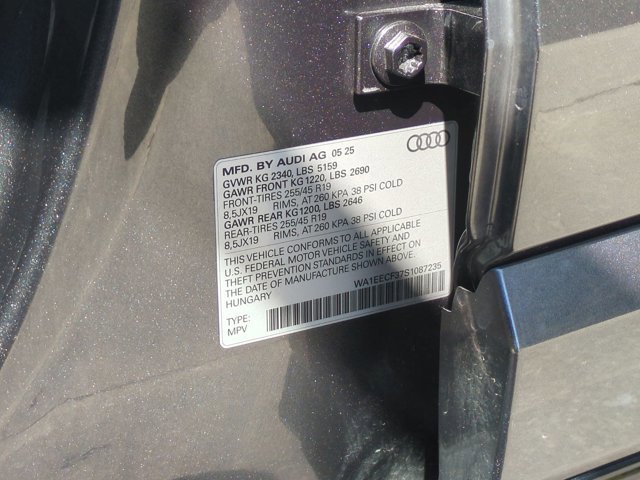 Used 2025 Audi Q3 2.0T Premium Plus w/ Premium Plus Package image 29