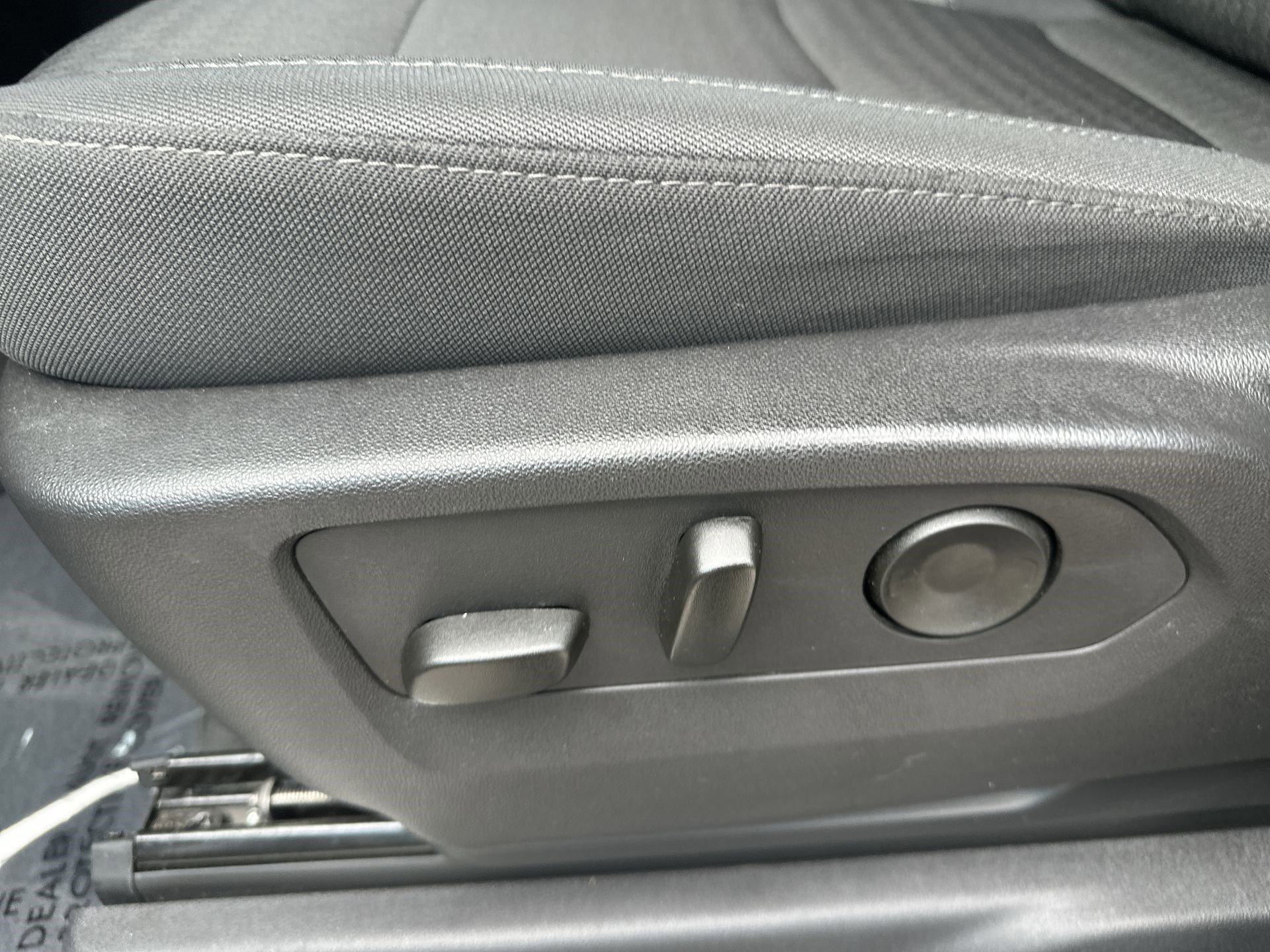 Used 2025 Chevrolet Silverado 2500 LT w/ Convenience Package AWD/4WD image 14