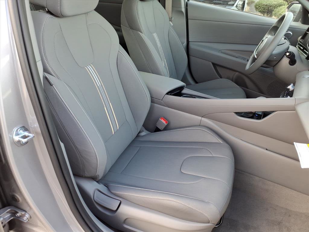 New 2026 Hyundai Elantra Blue image 7