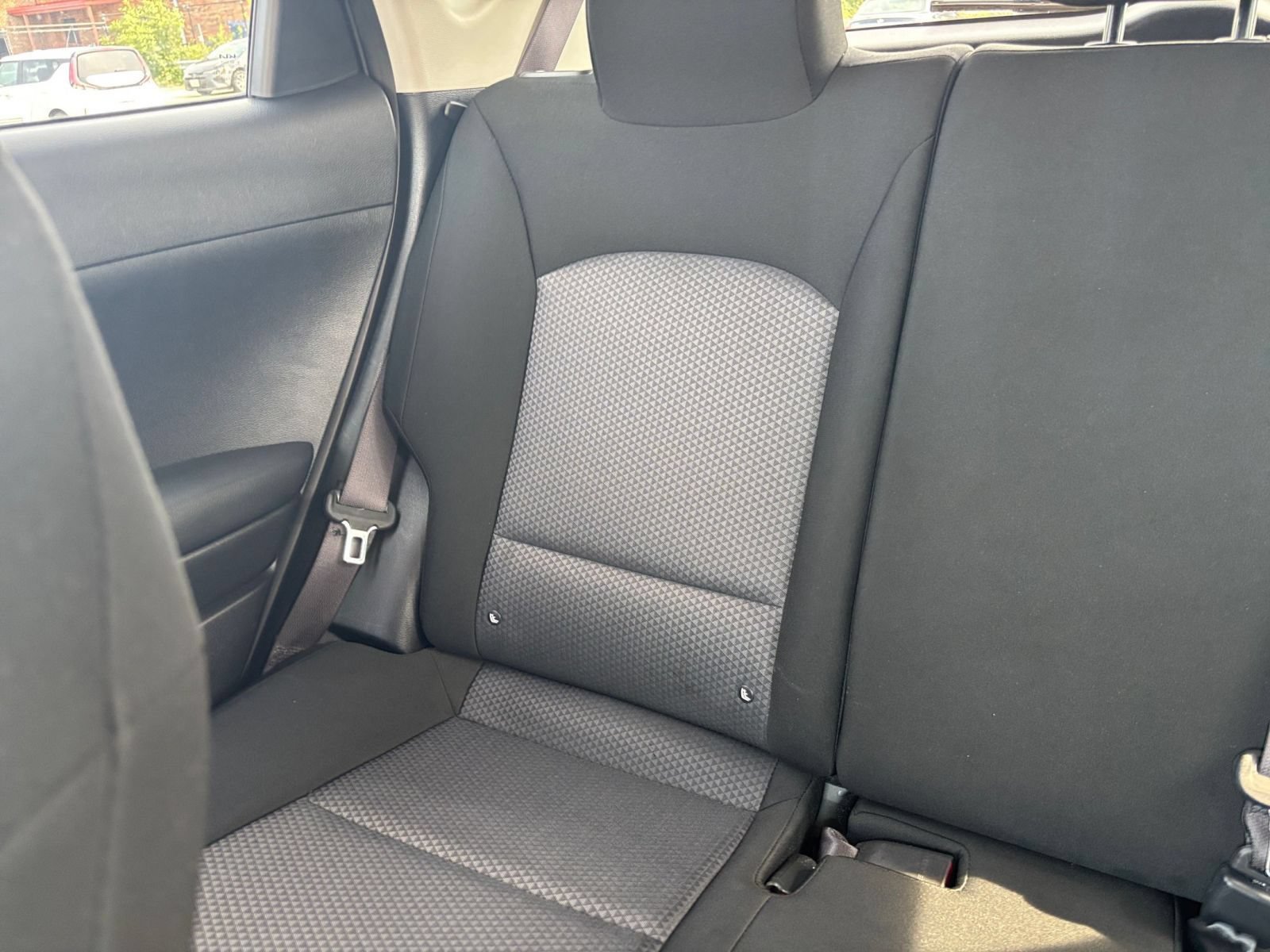 Used 2025 Kia Soul LX w/ LX Technology Package FWD image 36
