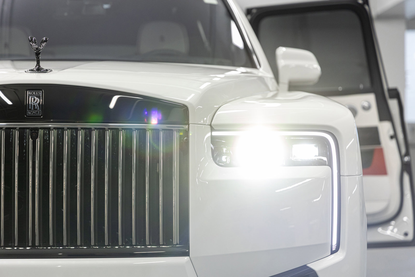 New 2026 Rolls-Royce Cullinan Black Badge image 21