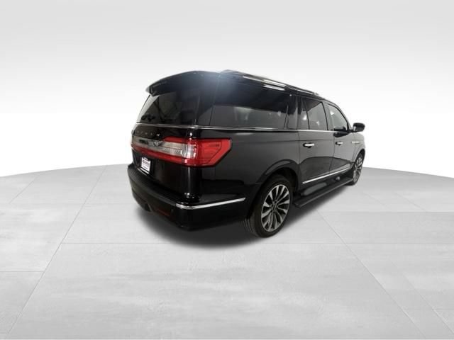Used 2018 Lincoln Navigator L Select AWD/4WD image 8