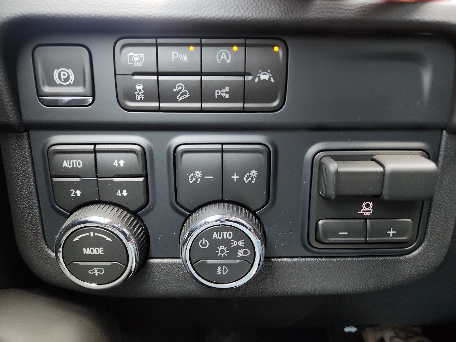New 2026 Chevrolet Tahoe RST w/ Advanced Technology Package AWD/4WD image 16