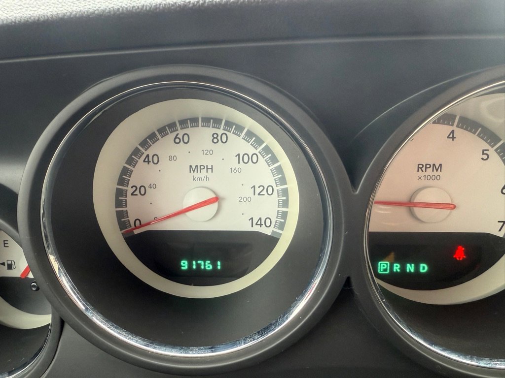 Used 2010 Dodge Challenger SE image 13