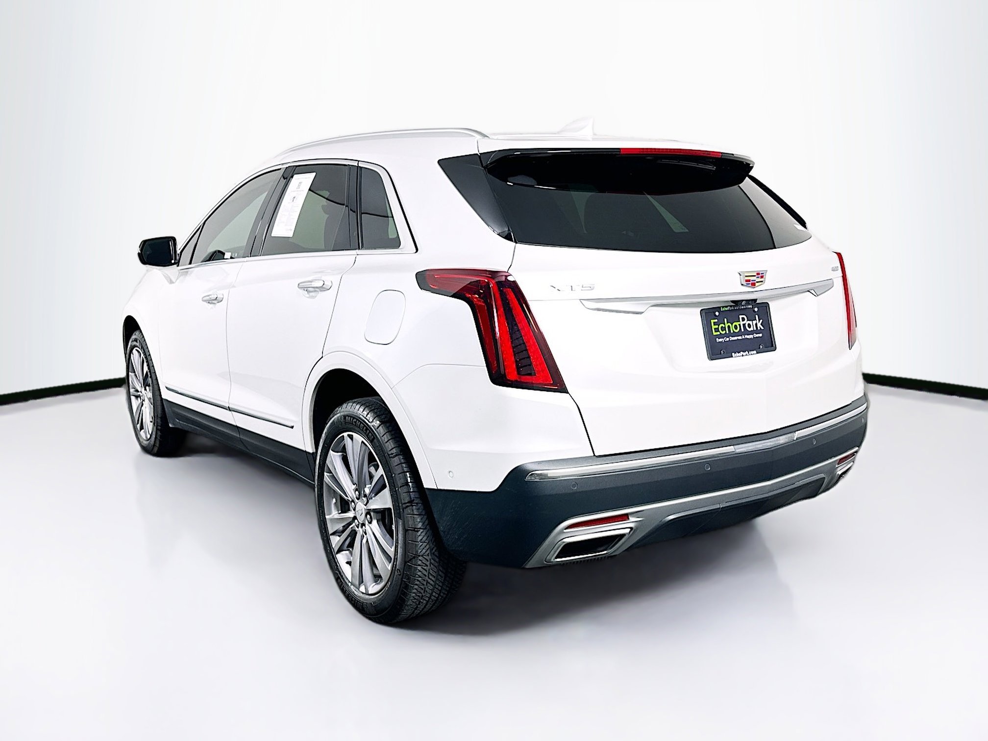 Used 2024 Cadillac XT5 Premium Luxury w/ Technology Package FWD image 5