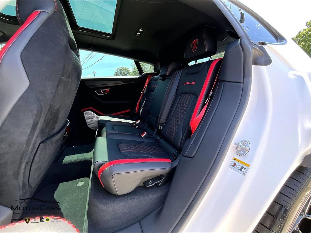 Used 2024 Lamborghini Urus Performante AWD/4WD image 23