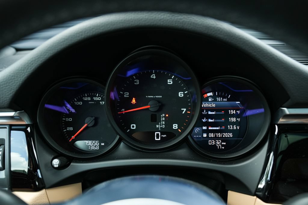 Certified 2021 Porsche Macan AWD/4WD image 24