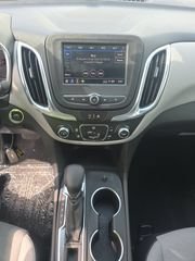 Used 2022 Chevrolet Equinox LS w/ LS Convenience Package FWD image 16