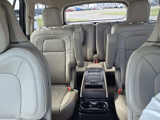 Used 2020 Lincoln Aviator Reserve w/ Equipment Group 202A image 18