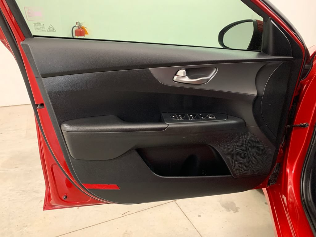 Used 2021 Kia Forte LXS FWD image 5