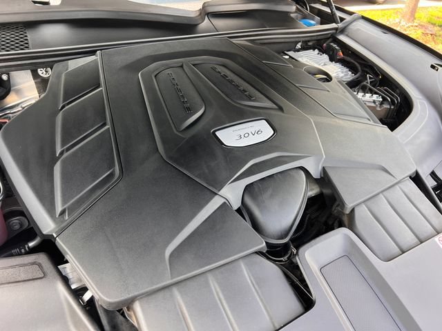 Used 2022 Porsche Cayenne AWD/4WD image 34
