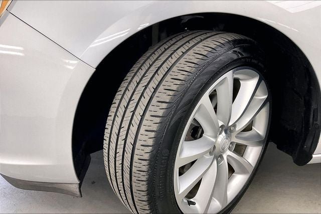 Used 2013 Buick Verano Leather FWD image 33