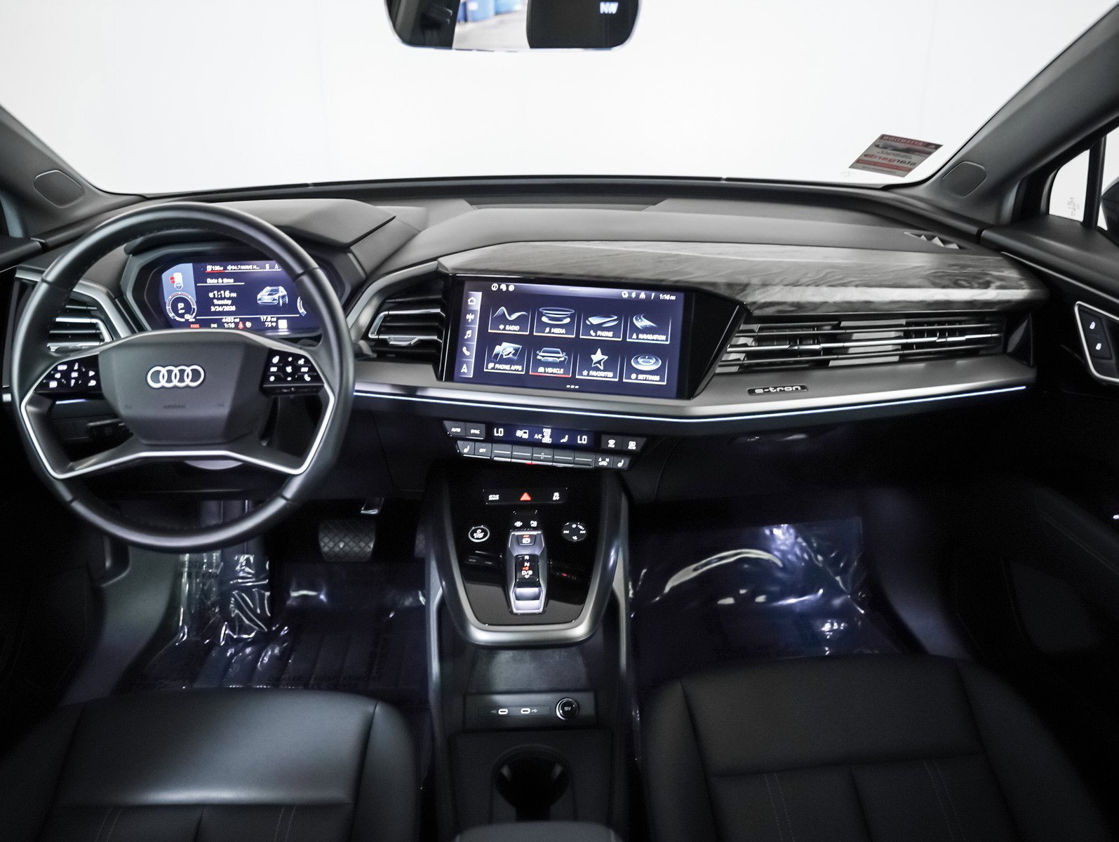 Used 2024 Audi Q4 e-tron Premium Plus image 9