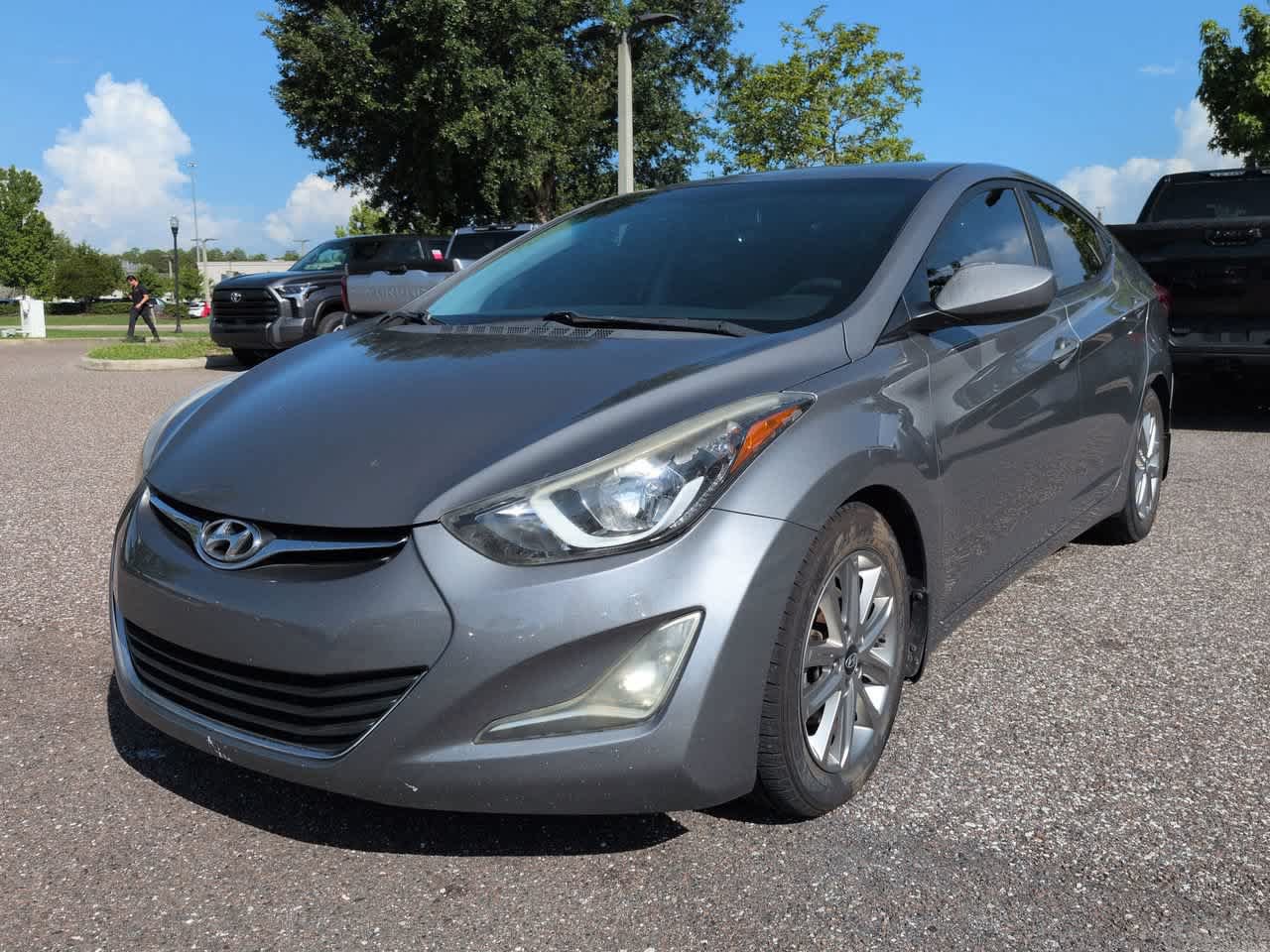 Used 2014 Hyundai Elantra SE w/ Option Group 02 FWD image 2