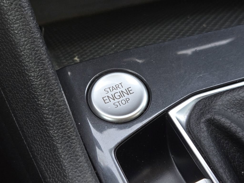 Used 2022 Volkswagen Tiguan S FWD image 16