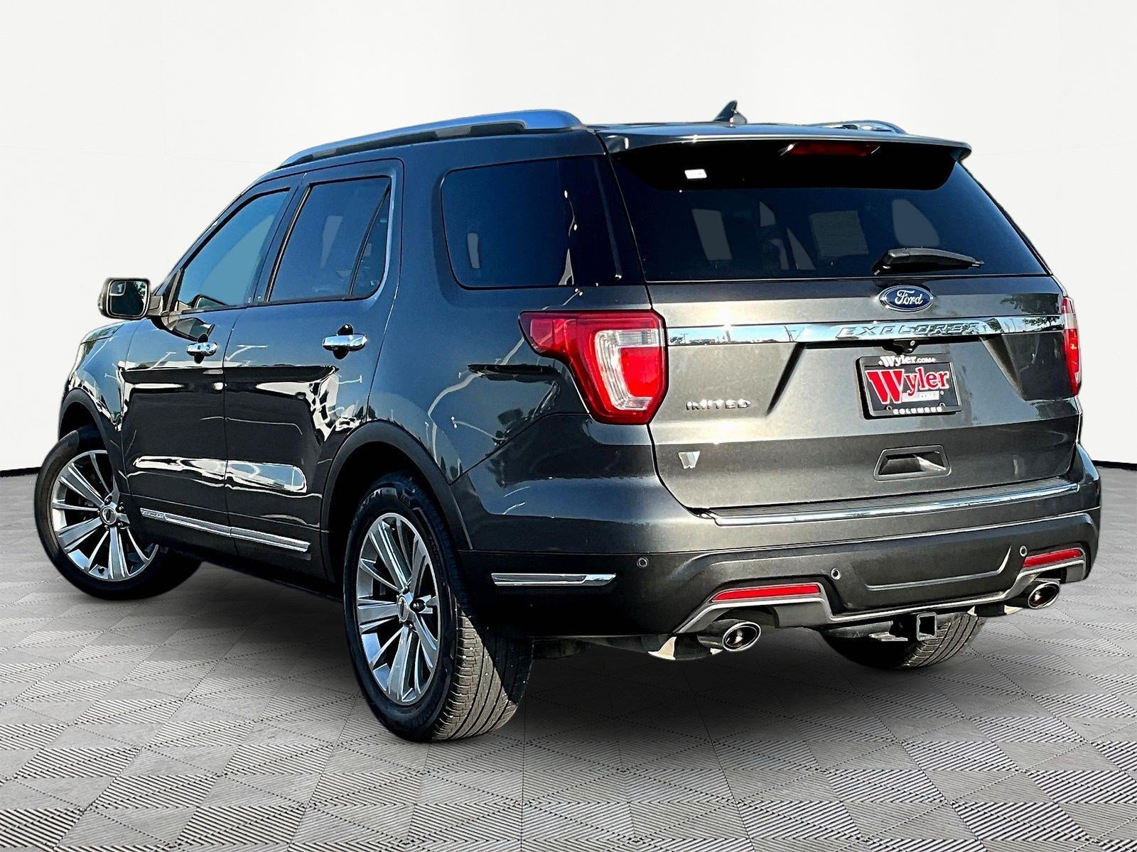 Used 2018 Ford Explorer Limited FWD image 4
