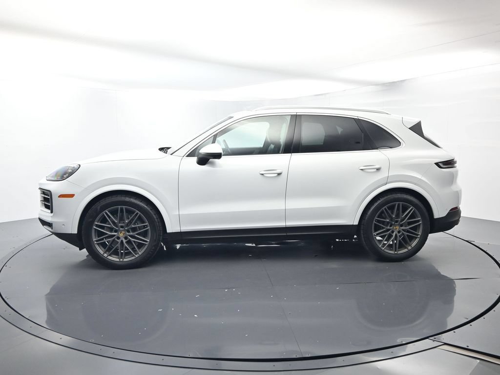 Certified 2024 Porsche Cayenne AWD/4WD image 2
