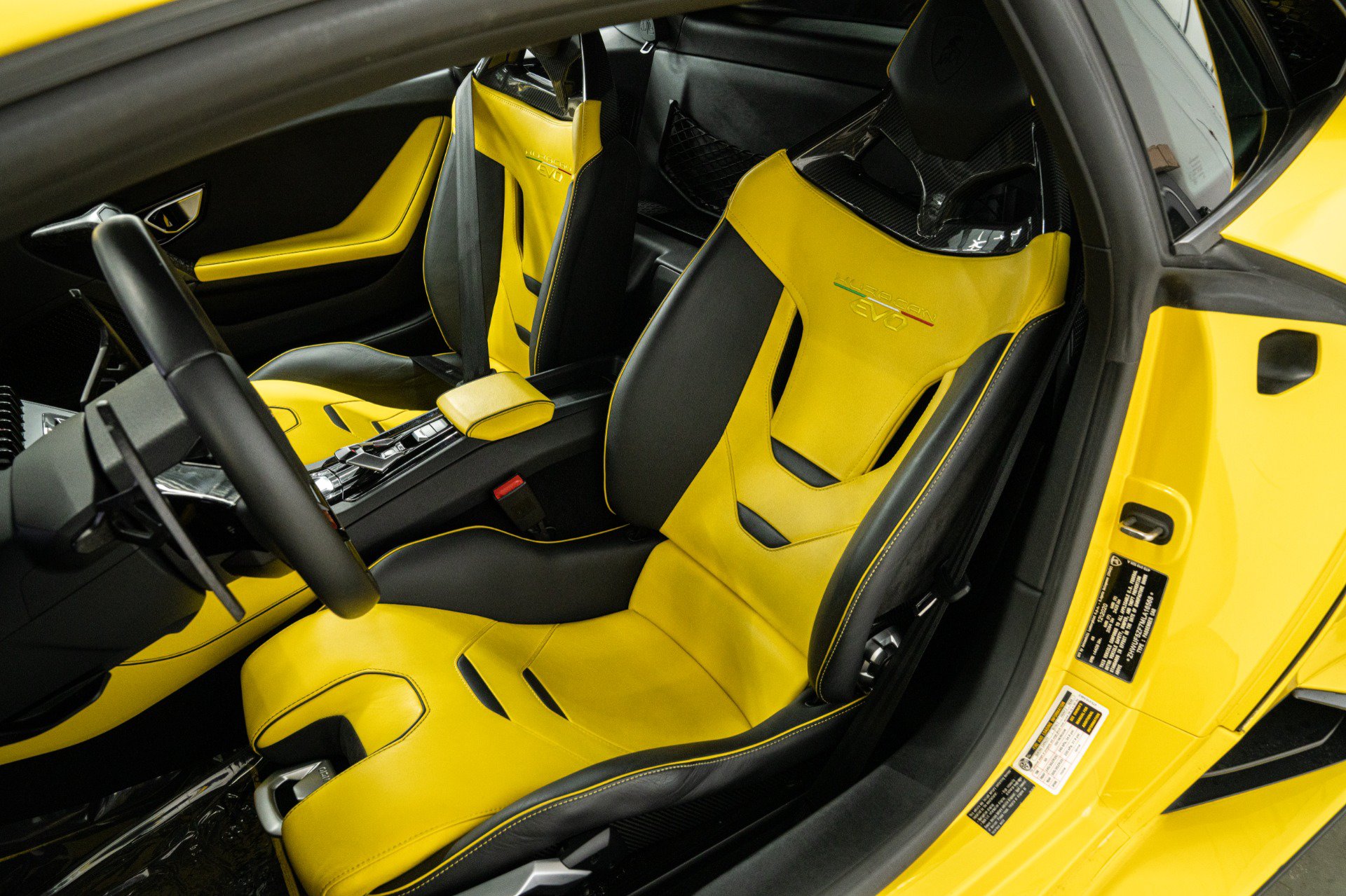 Used 2021 Lamborghini Huracan EVO RWD image 24