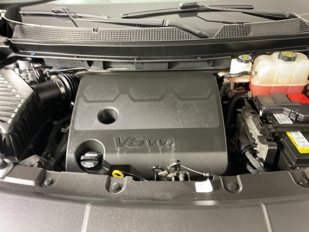 Used 2023 Chevrolet Traverse RS FWD image 27