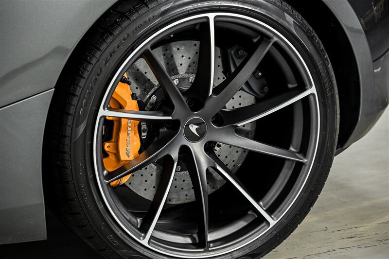 Used 2019 McLaren 720S RWD image 16